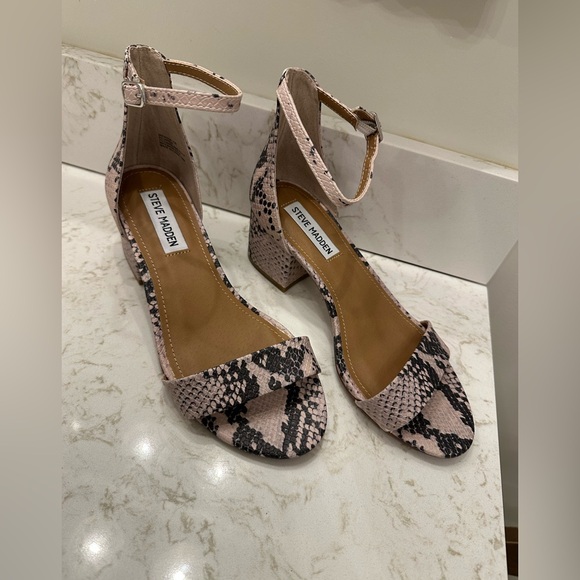Steve Madden Irenee Block Heel Snakeskin Sandals 7 - Picture 4 of 12